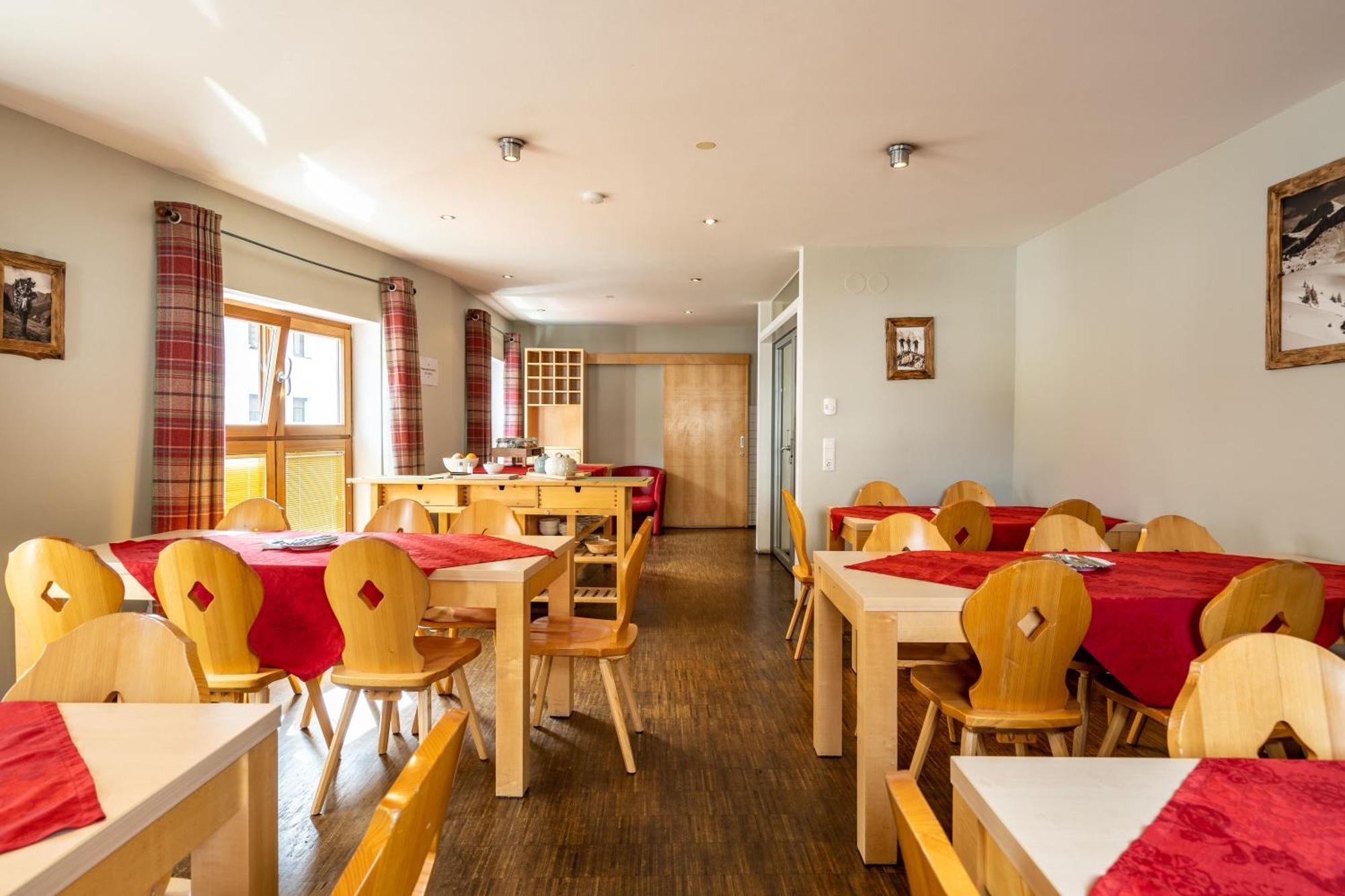 Chalet Regina Sankt Anton am Arlberg Buitenkant foto